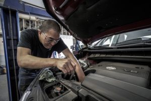 車のエアコンが臭い 異臭の原因や対策 費用についてご紹介 のりもの相談所